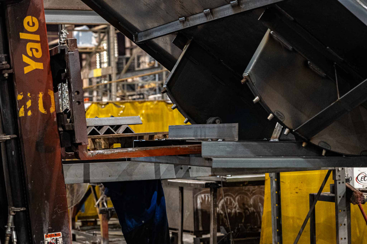 MECO Extra Heavy Duty Self-Dumping Hopper — 1/3 Cu. Yd. | SDHX033