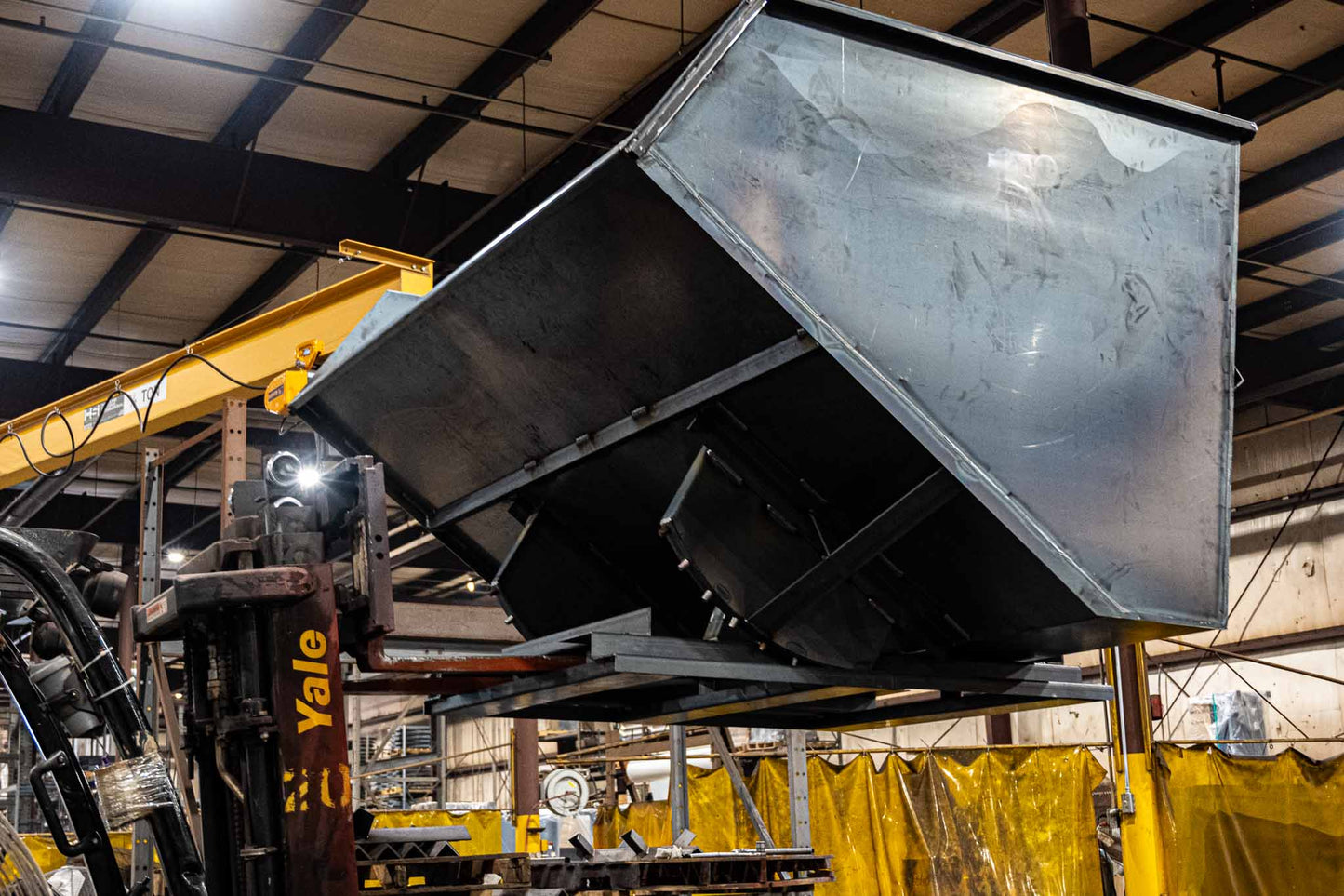 MECO Extra Heavy Duty Self-Dumping Hopper — 1/3 Cu. Yd. | SDHX033