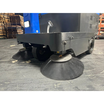 Ride-On Industrial Floor Sweeper & Vacuum – 55" Sweep | SL-WS1400
