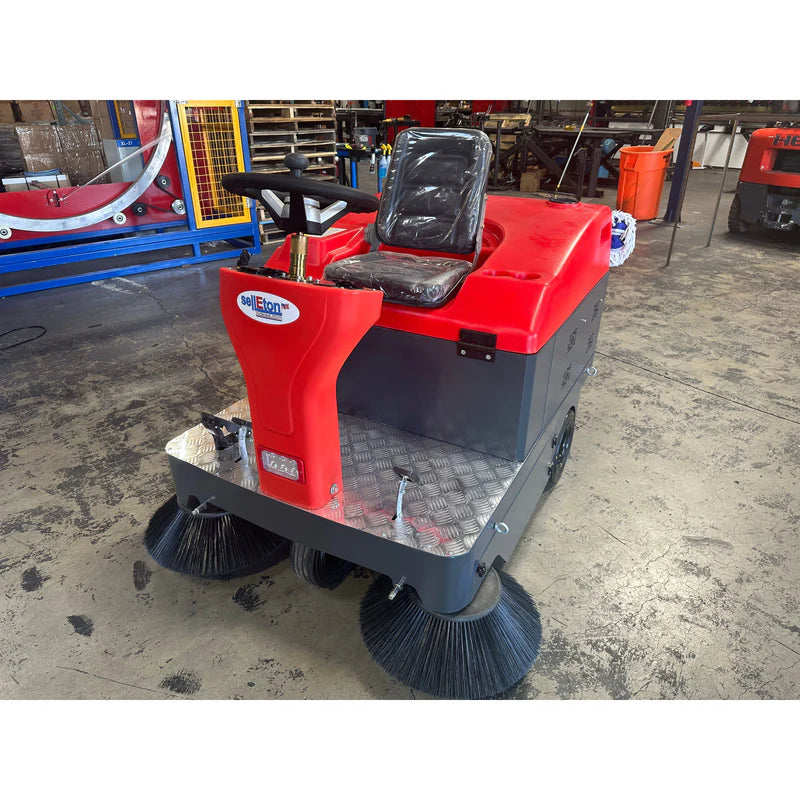 Ride-On Industrial Floor Sweeper & Vacuum – 55" Sweep | SL-WS1400